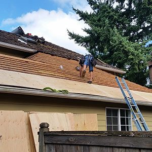 Home roofing tear-offs at Master Roofing Inc in Vancouver WA and Battle Ground WA