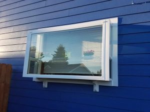 Window installation contractor at Master Roofing Inc in Vancouver WA and Battle Ground WA